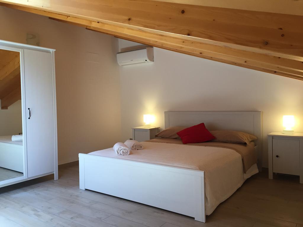 Terra Di Sicilia Apartment *